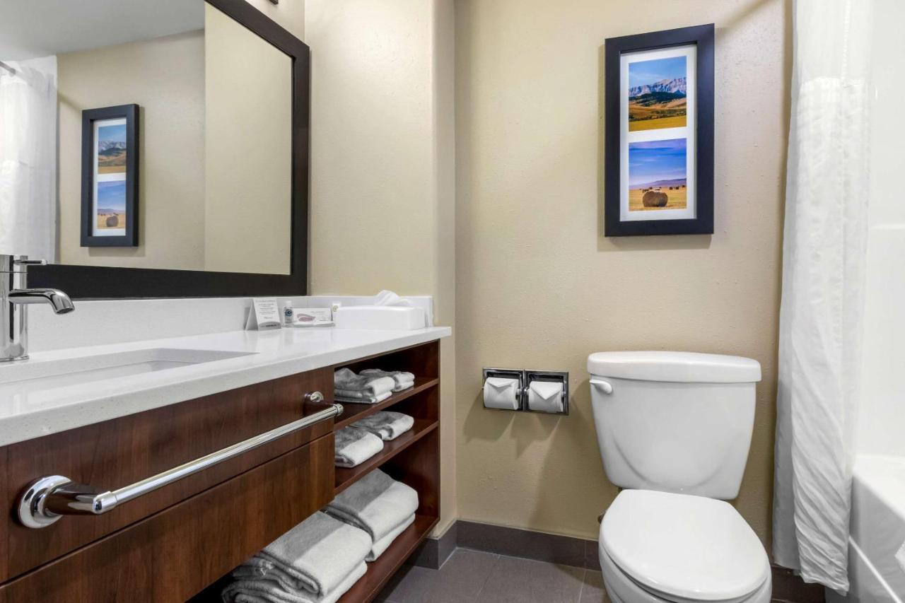 לטברידג' Comfort Inn מראה חיצוני תמונה