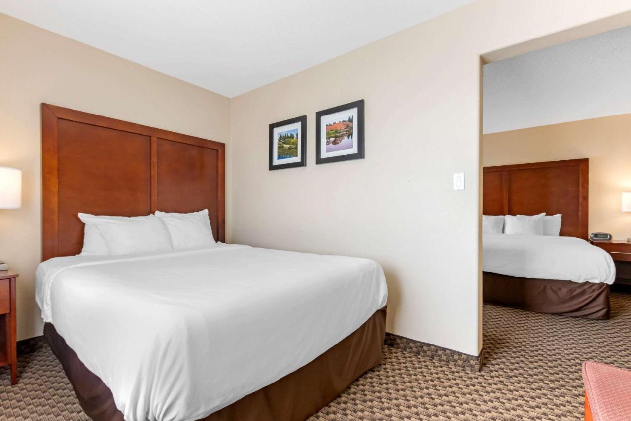 לטברידג' Comfort Inn מראה חיצוני תמונה