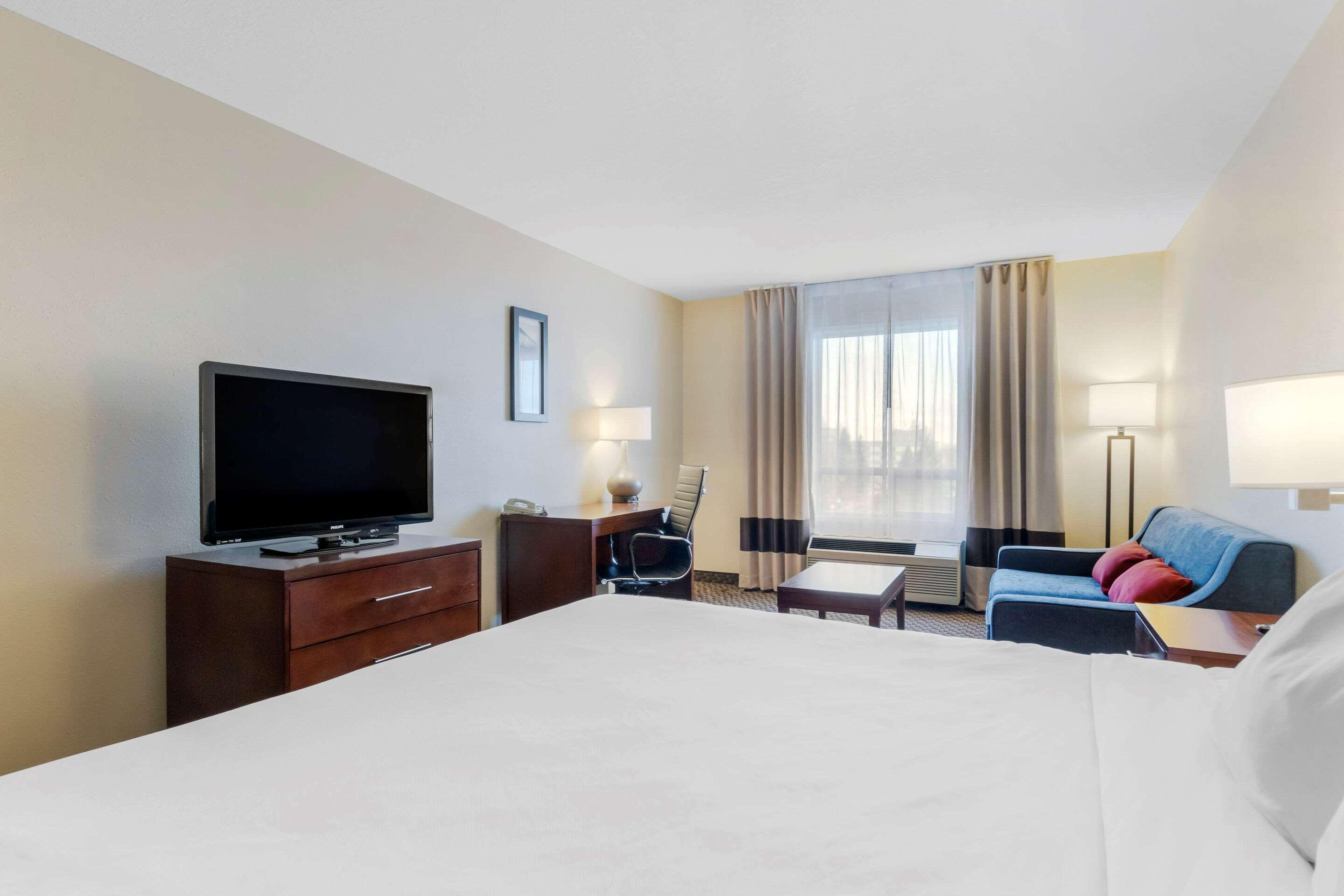 לטברידג' Comfort Inn מראה חיצוני תמונה