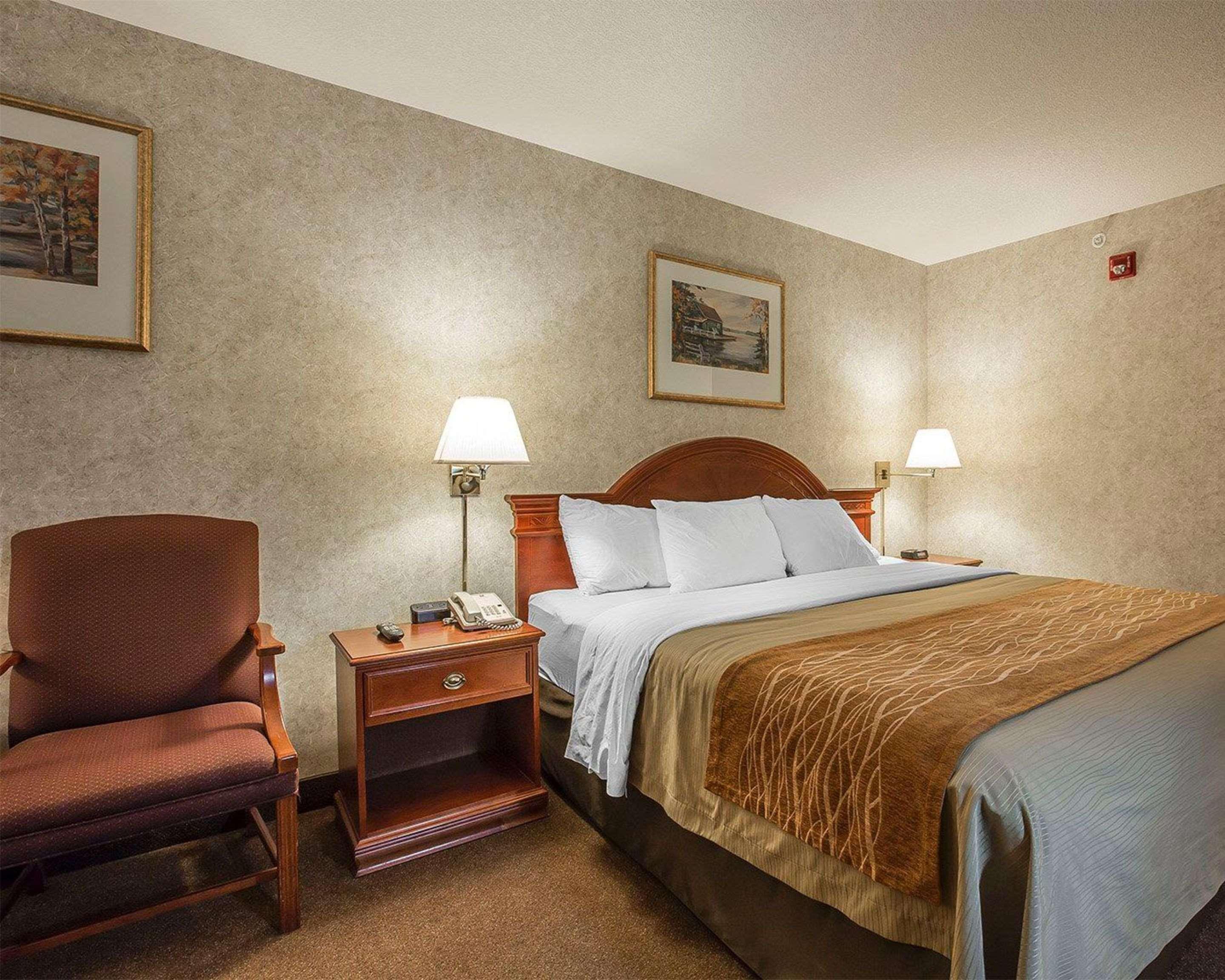 לטברידג' Comfort Inn מראה חיצוני תמונה