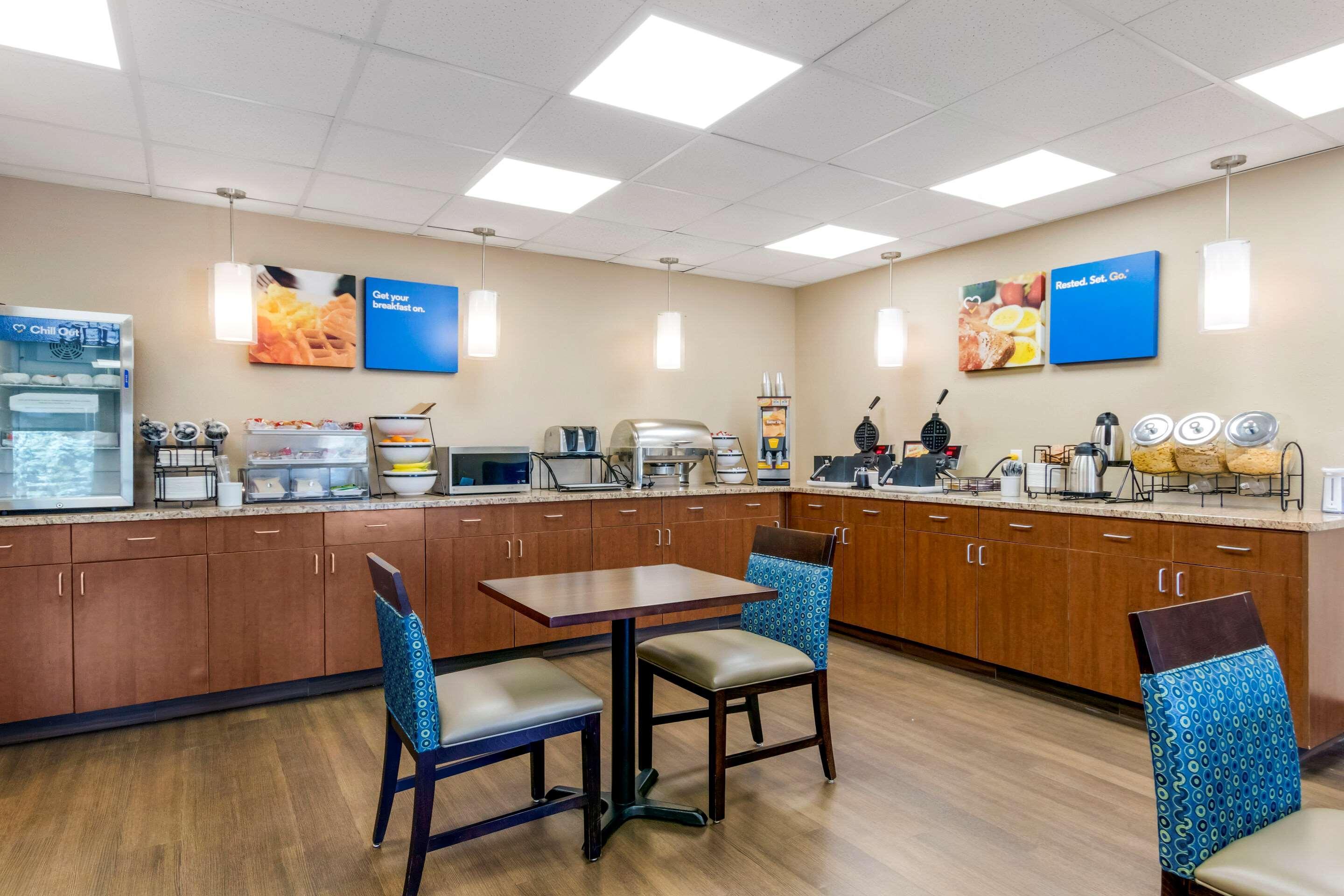 לטברידג' Comfort Inn מראה חיצוני תמונה